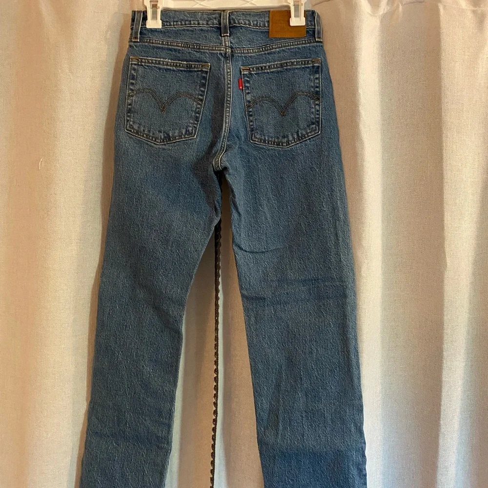 Levi’s distressed Wedgie Straight jeans - Picture 4 of 4